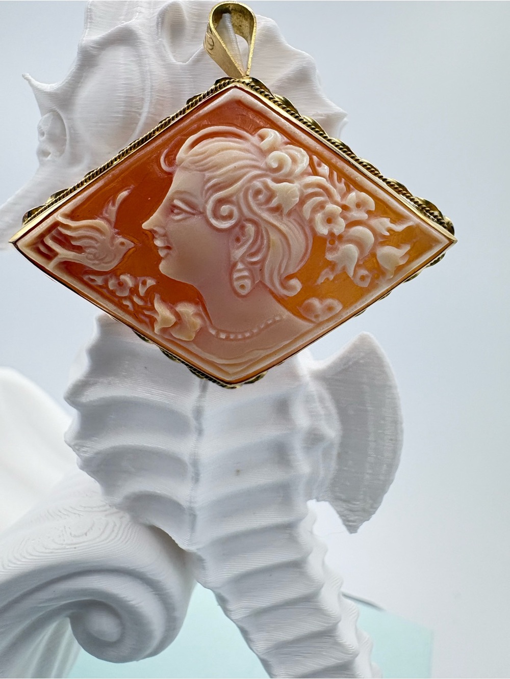 Vintage 18K Italian Apa Giovanni Cameo Portrait Brooch Pendant 1.25”
